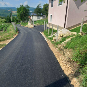 Asfaltirano 344 metara puta u zaseoku Odžak u MZ Lješevo